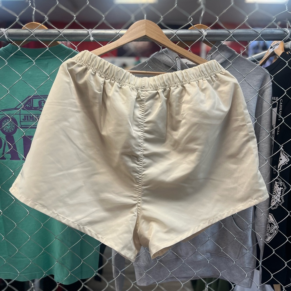 Essentials shorts - Picture 3 of 8